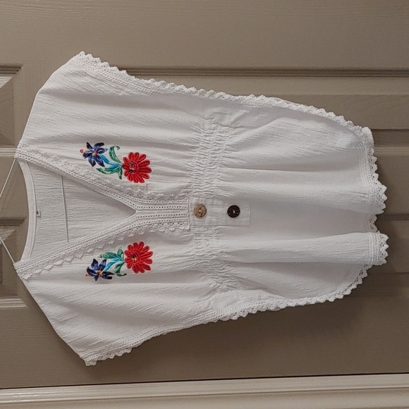 Women's Bohemian White Cotton Top With Crochet Trim & Embroidered Flowers Medium - Picture 1 of 14